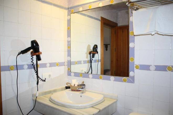 Abad&iacute;a Hotel, Granada