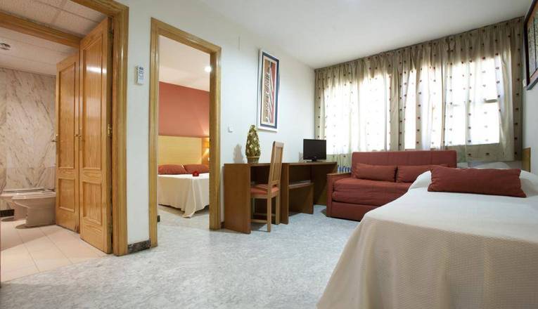 Apartamentos Tur&iacute;sticos Los Girasoles II, Granada